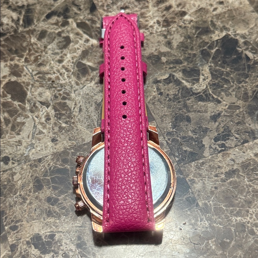Brand New PINK watch with Pink Leather Straps Elegant & Fabulous - Picture 5 of 8